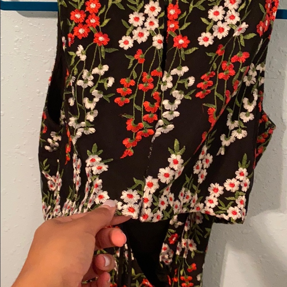 Gianni Bini embroidered floral black dress - Picture 4 of 5
